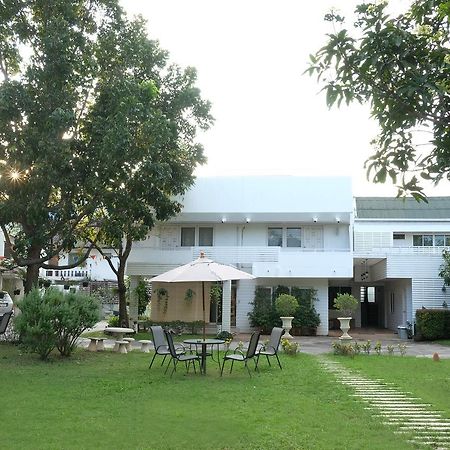 Udee Cozy Bed & Breakfast Csiangmaj Kültér fotó