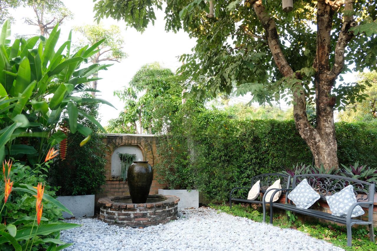 Udee Cozy Bed & Breakfast Csiangmaj Kültér fotó