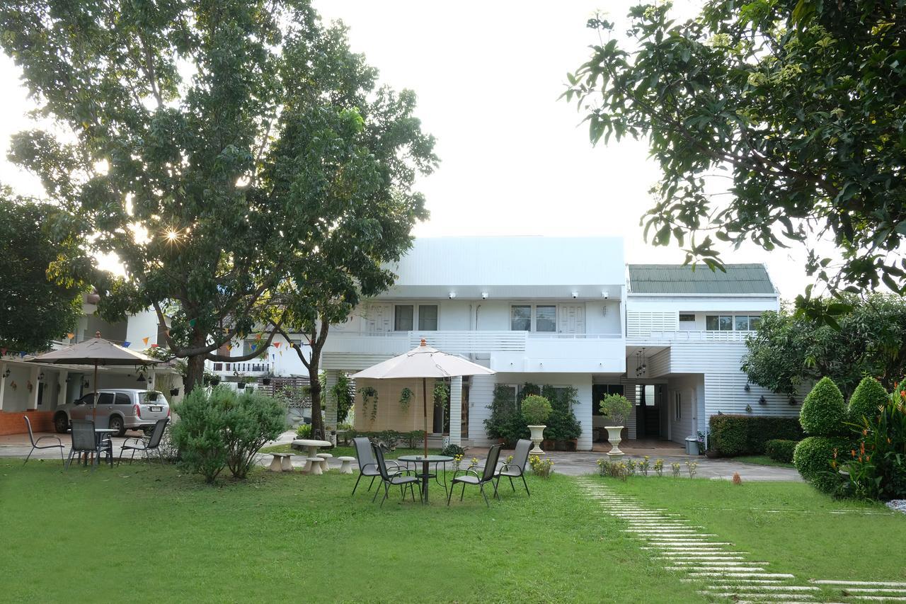 Udee Cozy Bed & Breakfast Csiangmaj Kültér fotó