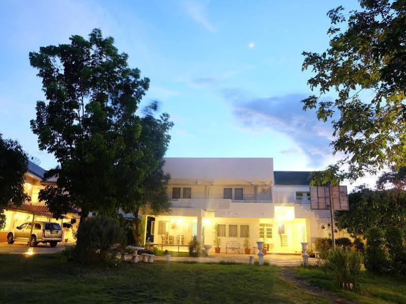 Udee Cozy Bed & Breakfast Csiangmaj Kültér fotó